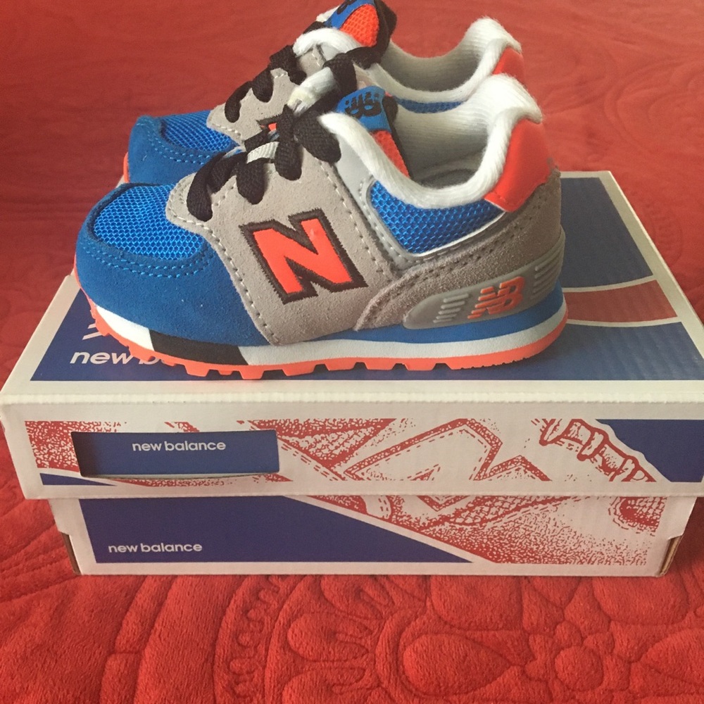 New balance shoes size 4c